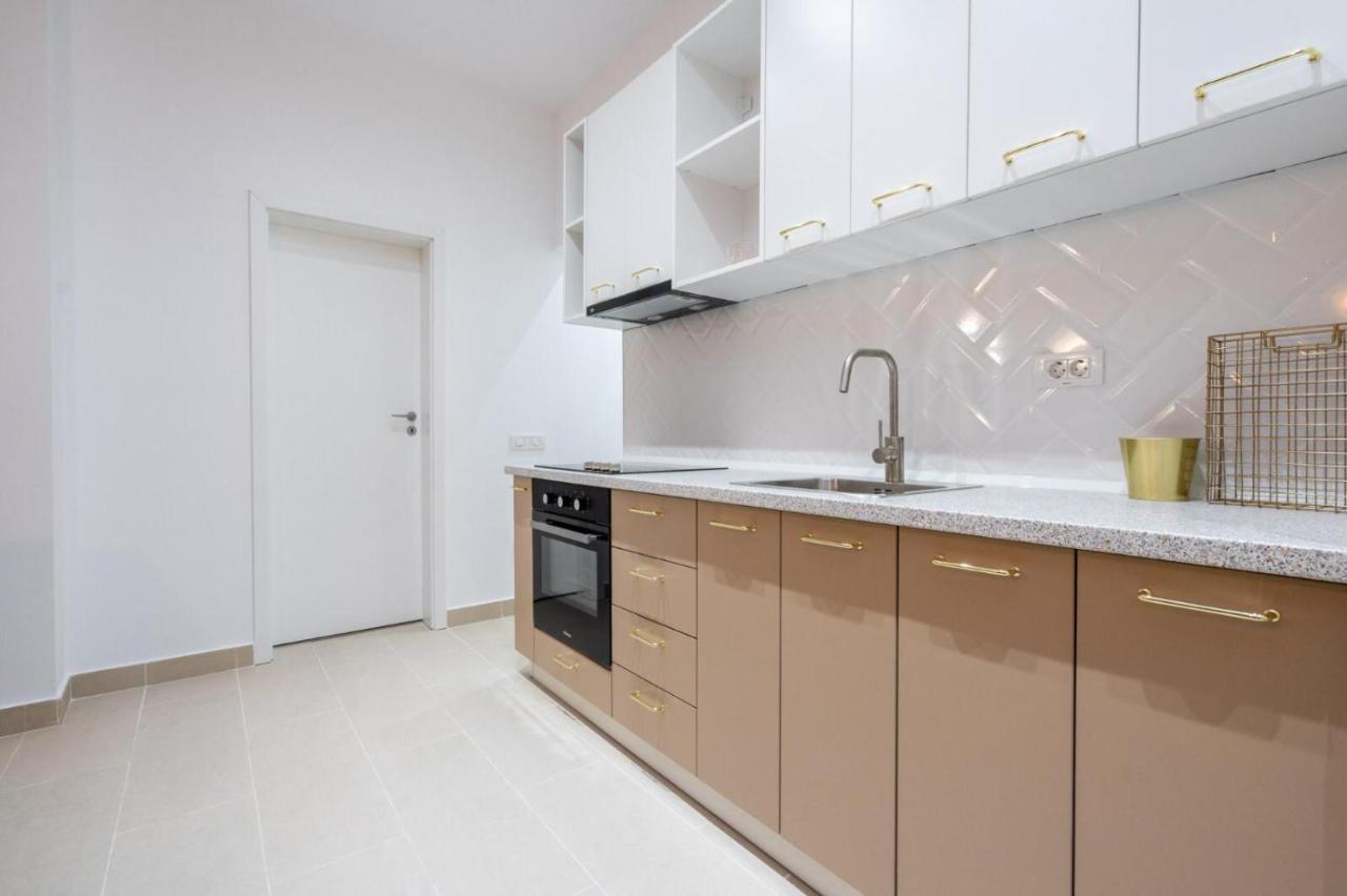 Fabulous Apartament With View In Calea Victoriei Bukarest Exteriör bild