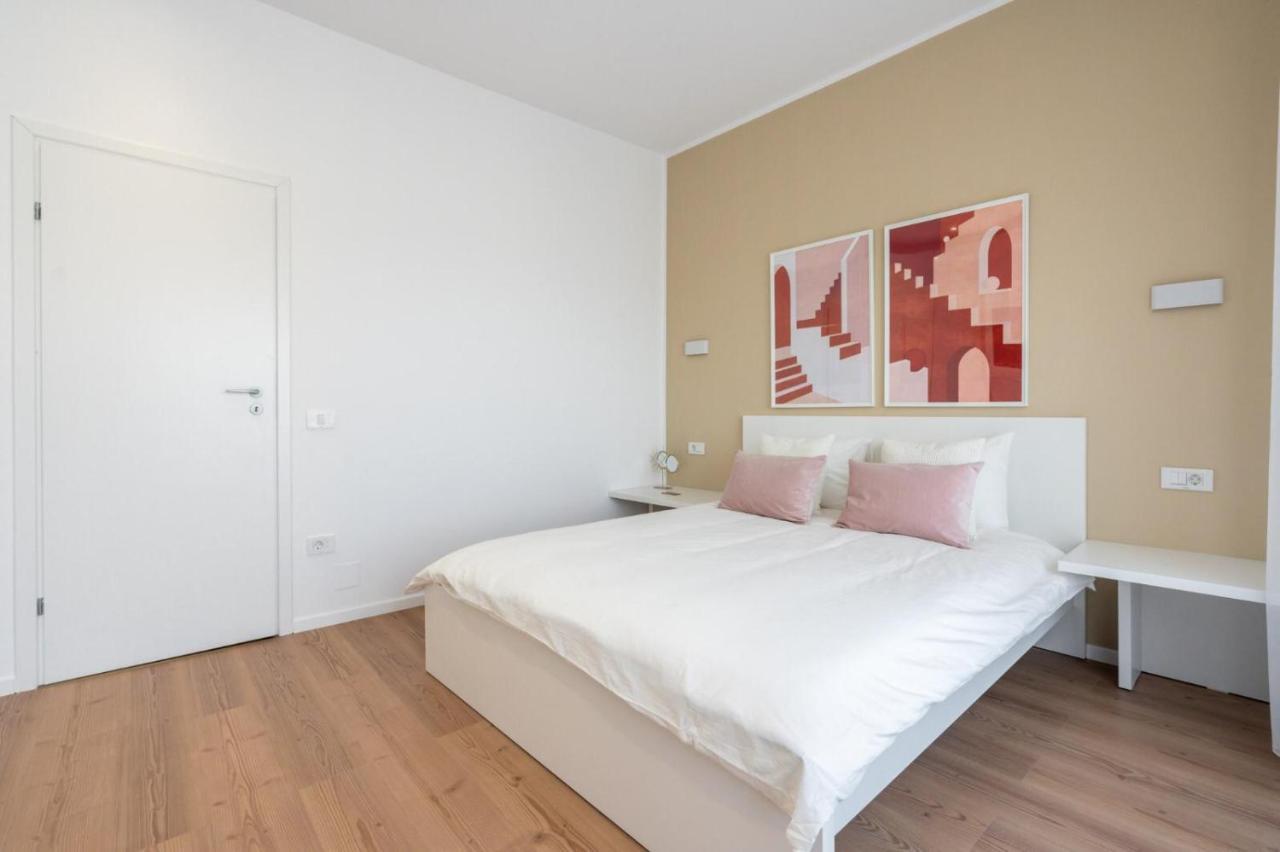 Fabulous Apartament With View In Calea Victoriei Bukarest Exteriör bild