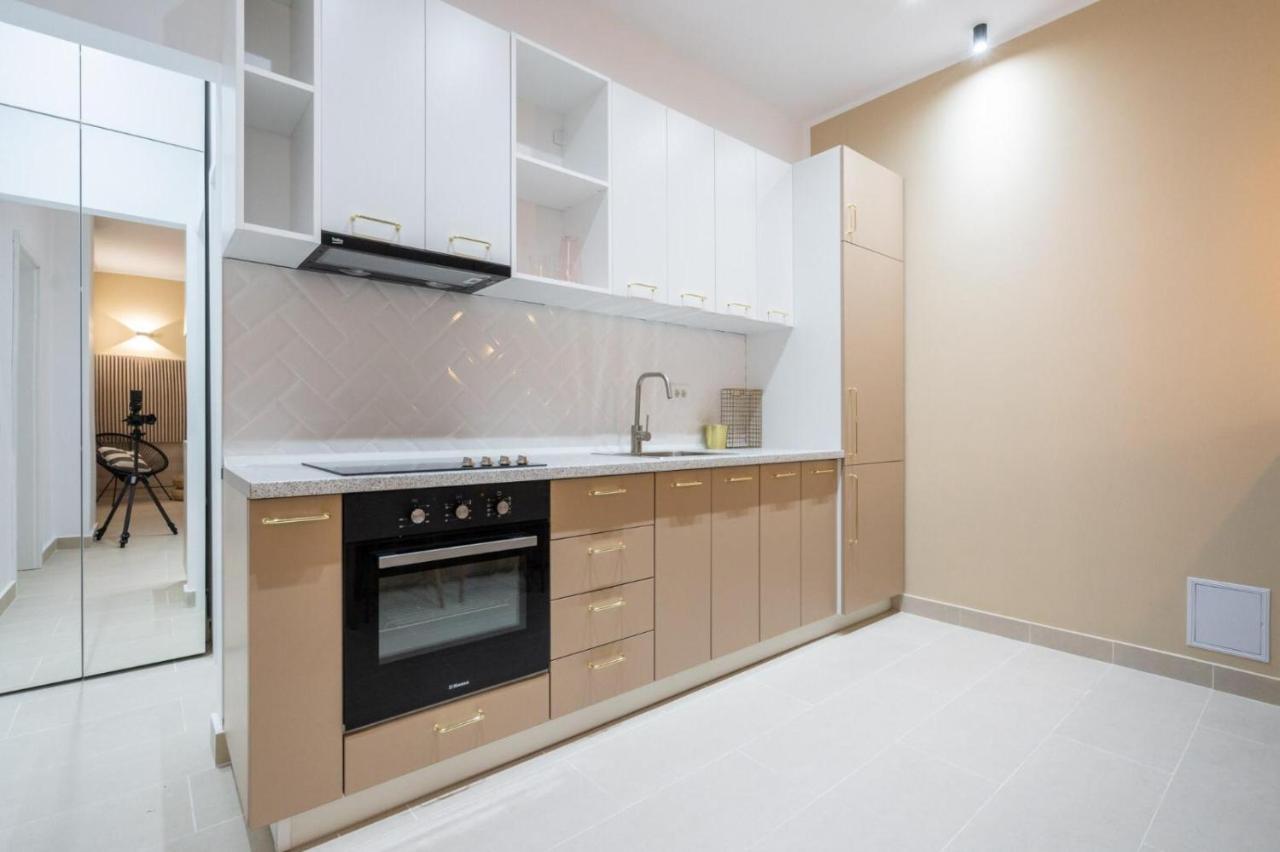 Fabulous Apartament With View In Calea Victoriei Bukarest Exteriör bild